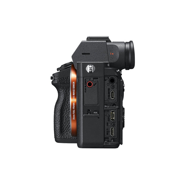 Sony A7 III + FE 28-70mm F/3.5-5.6 Garanzia Sony Italia Sony A7 III + FE 28-70mm F/3.5-5.6 Garanzia Sony Italia